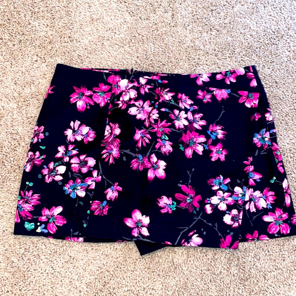 Floral pattern skort